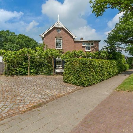Bed and Breakfast Bij Janneke Sleeuwijk Esterno foto
