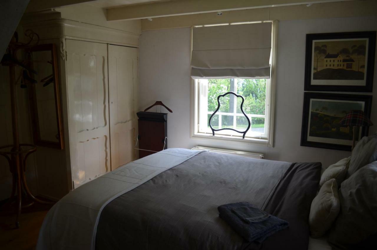 Bed and Breakfast Bij Janneke Sleeuwijk Esterno foto